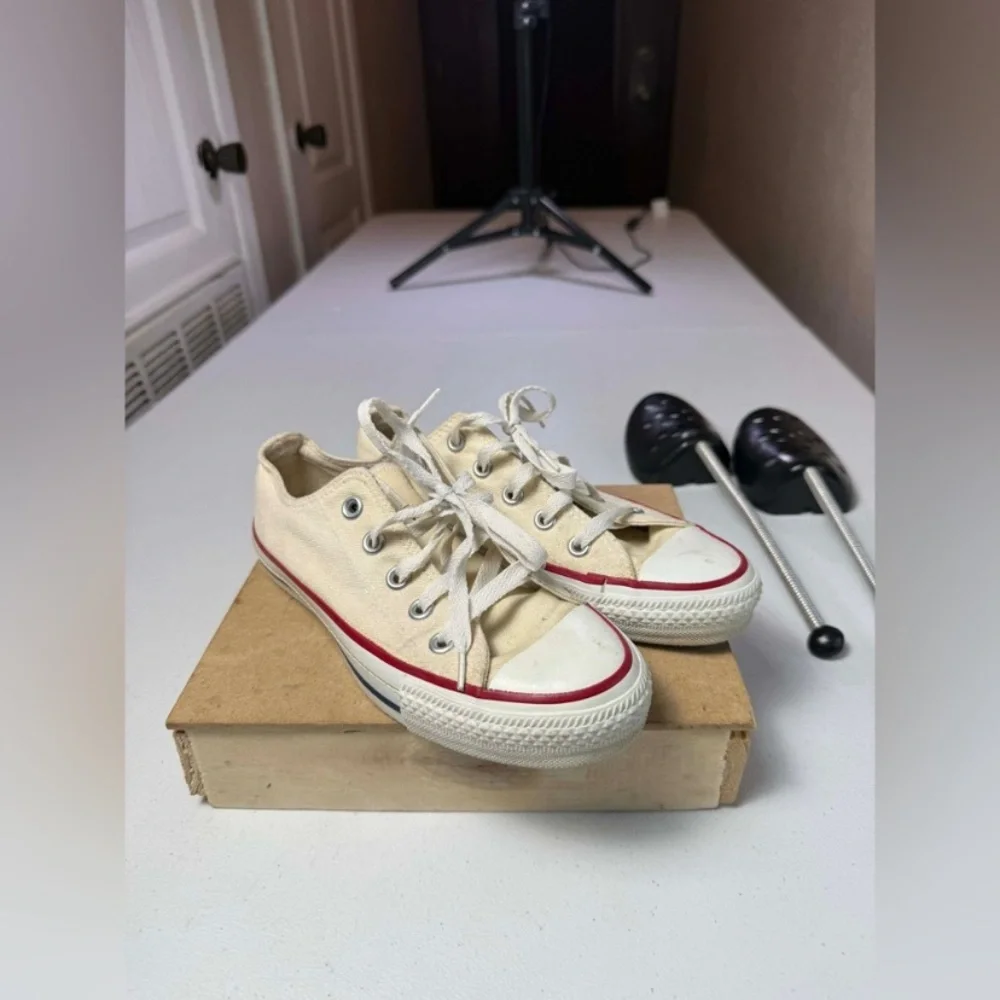 Vintage Converse Made in USA Shoes M 3 W 5 low white Chuck Taylor
